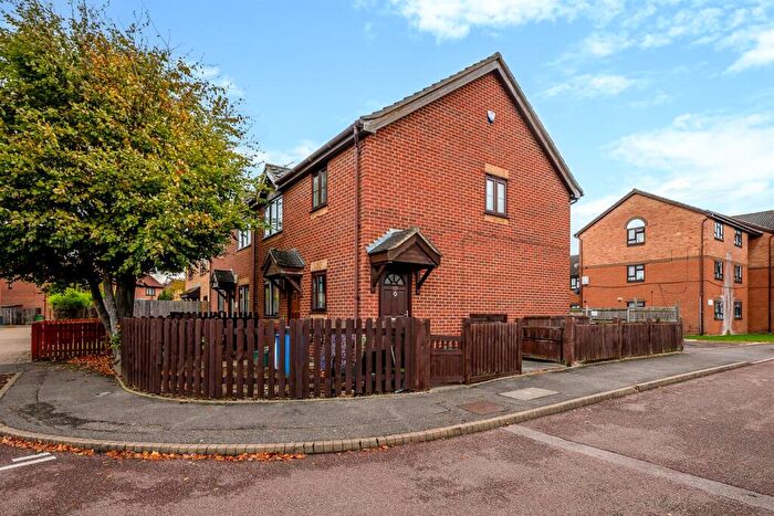 1 Bedroom Apartment For Sale In Ravenscroft Crescent, Mottingham, London, SE9