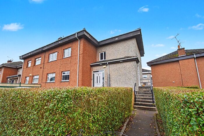 3 Bedroom Flat For Sale In Moulin Place, Moulin Circus, Cardonald, Glasgow, G52