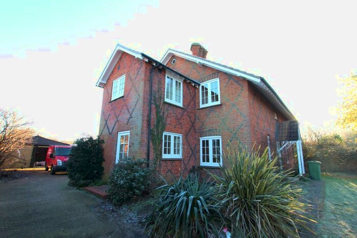 5 Bedroom Detached House To Rent In Pyrford, GU23