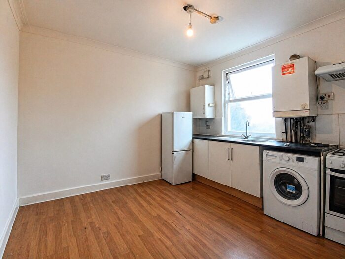 2 Bedroom Flat To Rent In Leigh Road, London, E6