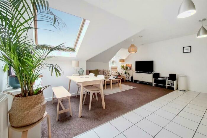 1 Bedroom Flat To Rent In Worcester Close, London, SE20