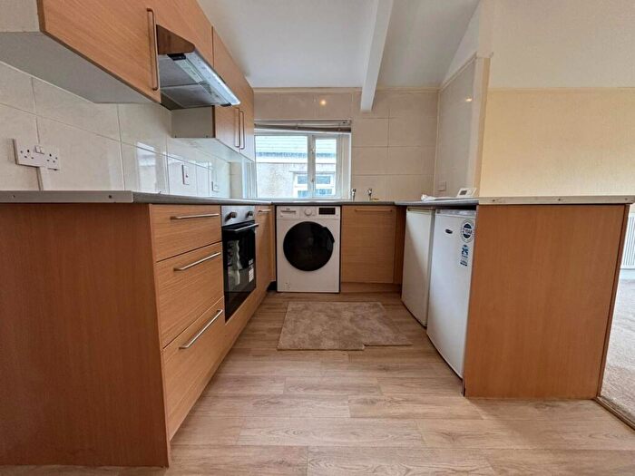 2 Bedroom Flat To Rent In Howard Gardens, City Centre, CF24