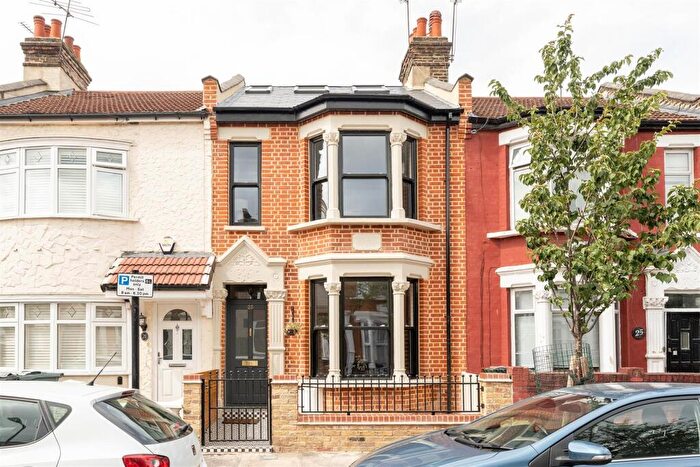 5 Bedroom House For Sale In Blenheim Road, Walthamstow, E17