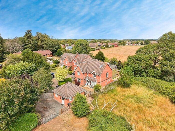 5 Bedroom Detached House For Sale In Manor Meadows, South Marston, Swindon, SN3