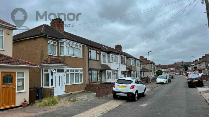 3 Bedroom End Of Terrace House To Rent In Lamberhurst Road, Dagenham, RM8