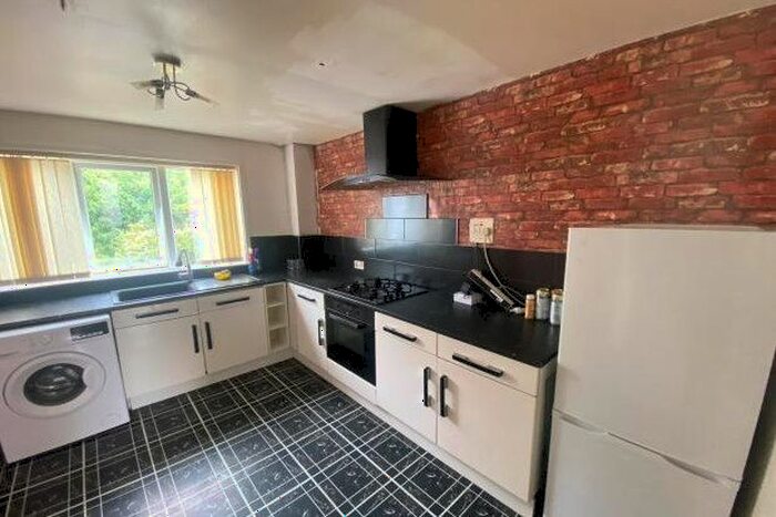 5 Bedroom Property To Rent In Overton Walk, Wolverhampton, WV4