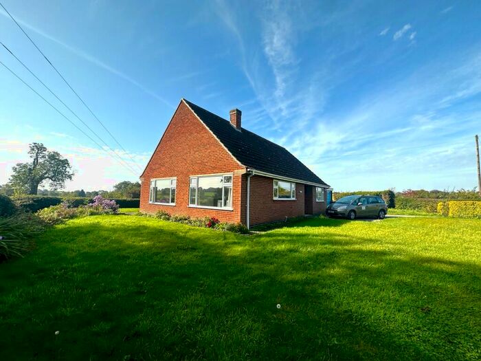 3 Bedroom Detached Bungalow To Rent In Overton Road, Ibstock, LE67