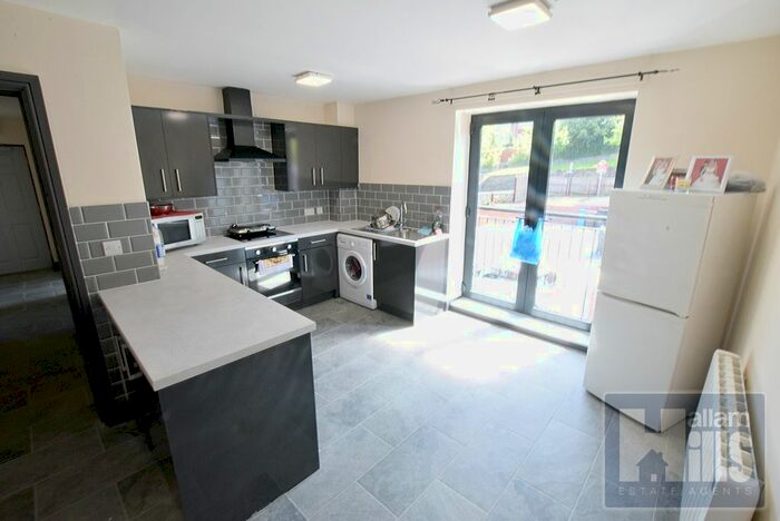 2 Bedroom Flat To Rent In Cannon Hall Road, Sheffield, South Yorkshire, S5