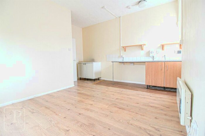 Apartment To Rent In Dalton Road, Ipswich, Suffolk, IP1