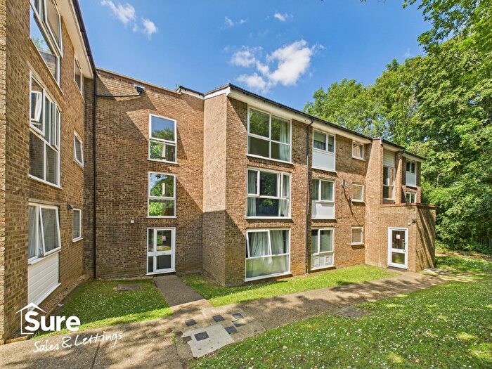 1 Bedroom Flat To Rent In Ashby Court, Hemel Hempstead, Hertfordshire, HP2