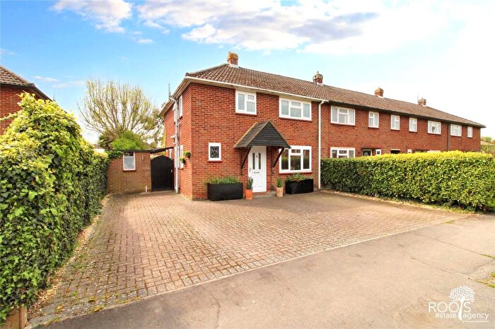 3 Bedroom End Of Terrace House For Sale In Hartmead Road, Thatcham, Berkshire, RG19