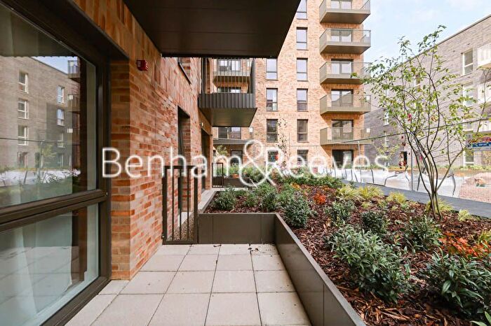 1 Bedroom Flat To Rent In Donovan Way, Harrow, HA1