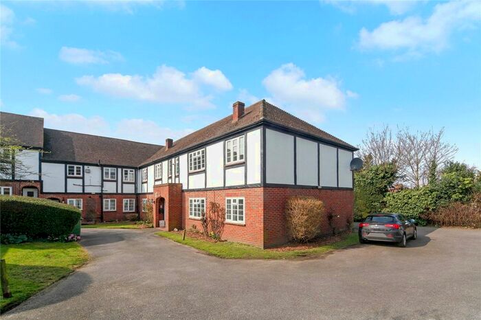 2 Bedroom Flat To Rent In Arlington Lodge, Monument Hill, Weybridge, Surrey KT13