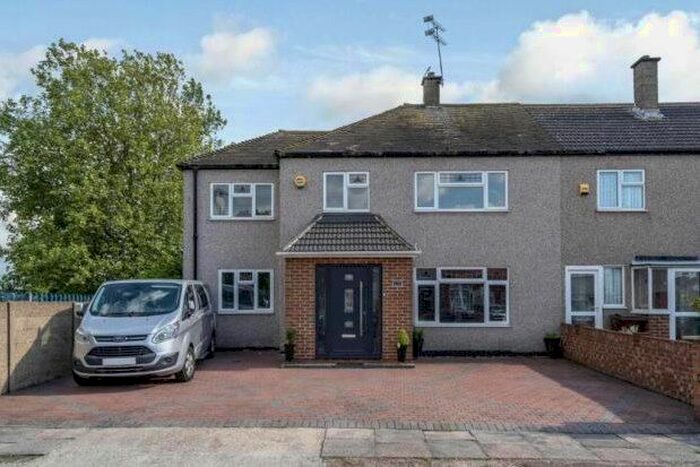 4 Bedroom End Of Terrace House To Rent In Curzon Crescent, Barking, IG11