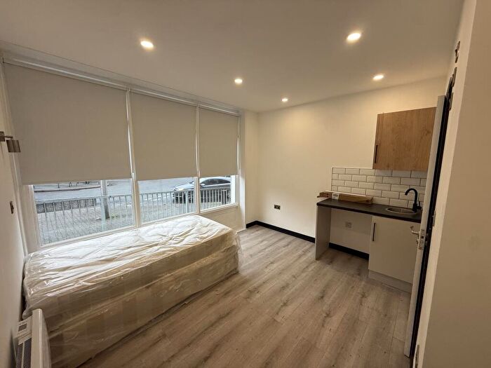 Studio To Rent In High Street, Chatham, ME4