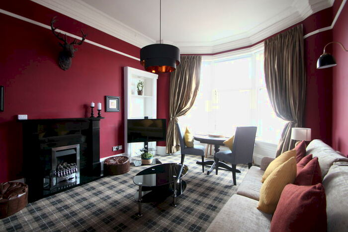 2 Bedroom Flat To Rent In Grantley Gardens - Shawlands, G41
