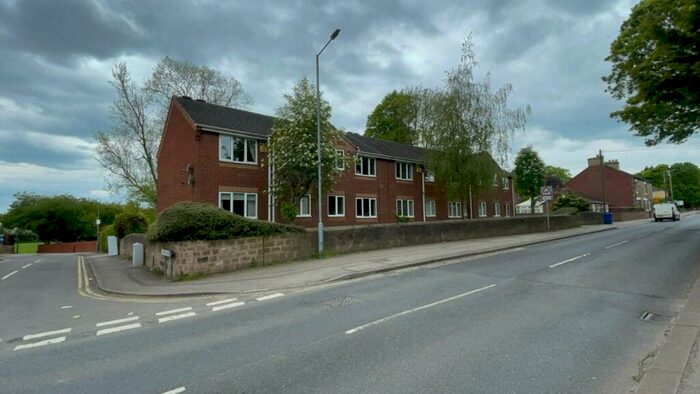 2 Bedroom Apartment To Rent In Chantry Grove, Royston, S71