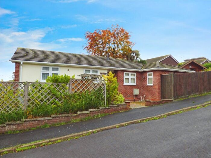 3 Bedroom Bungalow For Sale In Norman Gardens, Hedge End, Southampton, SO30