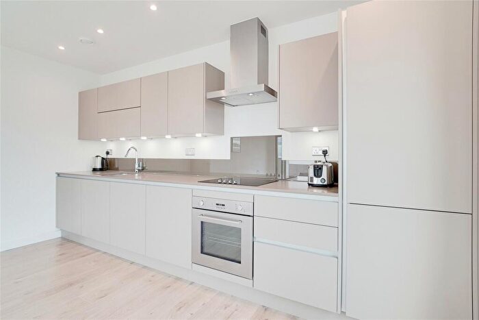 2 Bedroom Apartment To Rent In Great Eastern Road London, E15