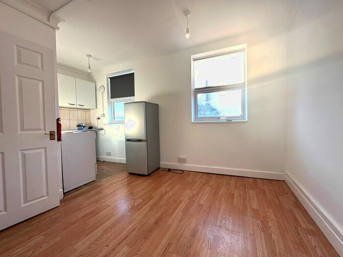 1 Bedroom Flat To Rent In Broad Lane, London, N15