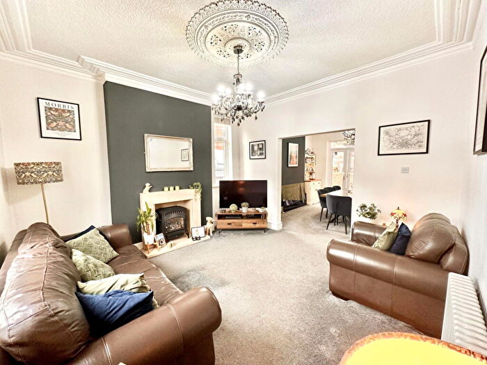 3 Bedroom End Of Terrace House For Sale In Chapel Street, Dukinfield, SK16