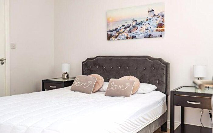 3 Bedroom Terraced House For Sale In Kirkton Road, London, N15
