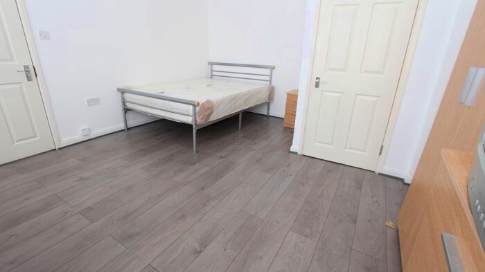 Studio To Rent In Ruskin Road, London, N17
