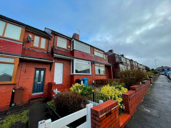 3 Bedroom Semi-Detached House To Rent In Kensington Avenue Chadderton, OL9