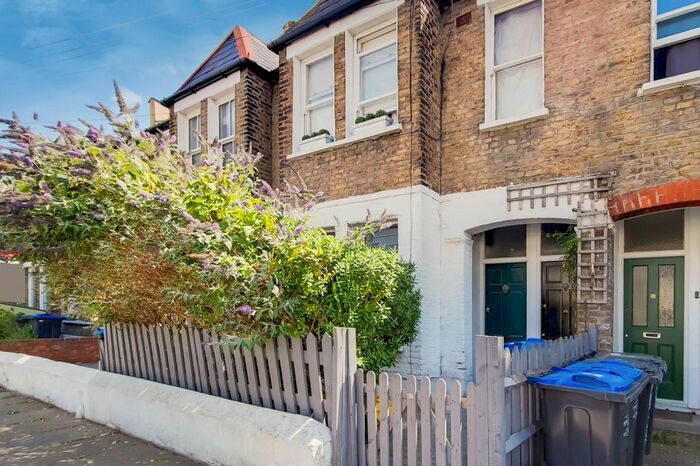 1 Bedroom Flat To Rent In Cowper Road, Wimbledon, SW19