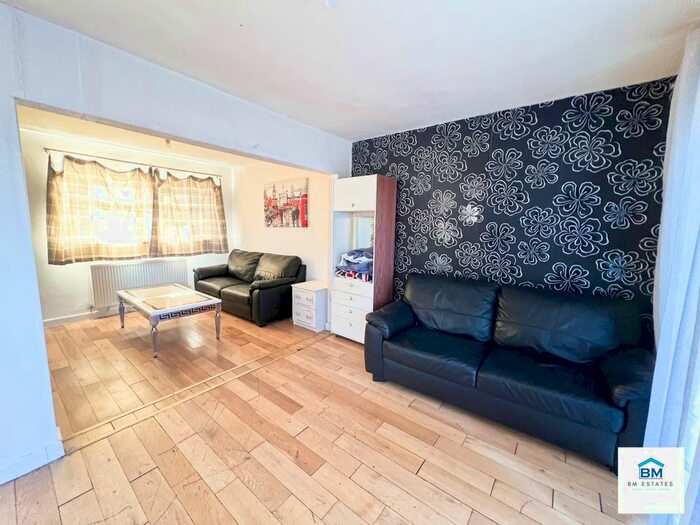 2 Bedroom Bungalow To Rent In Avoca Close, Leicester LE5