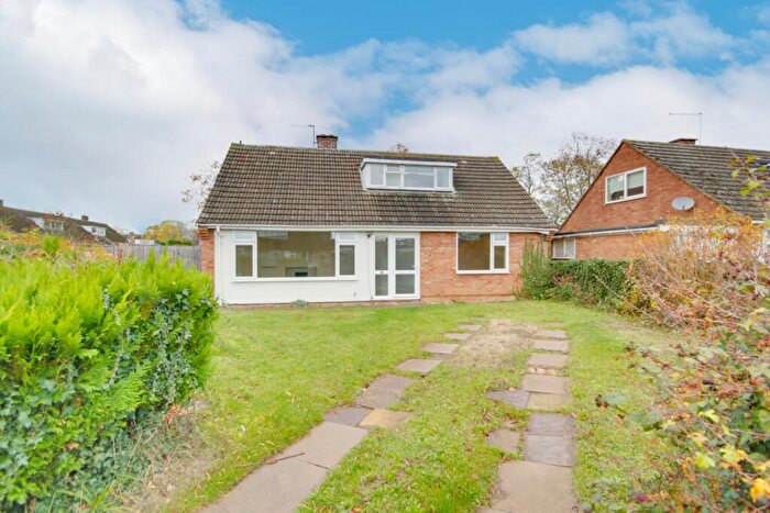 4 Bedroom Chalet For Sale In Oak Tree Close, St. Ives, Cambridgeshire, PE27