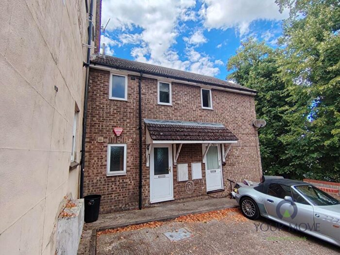 1 Bedroom Flat For Sale In Berkeley Mount Old Road, Chatham, Kent, ME4