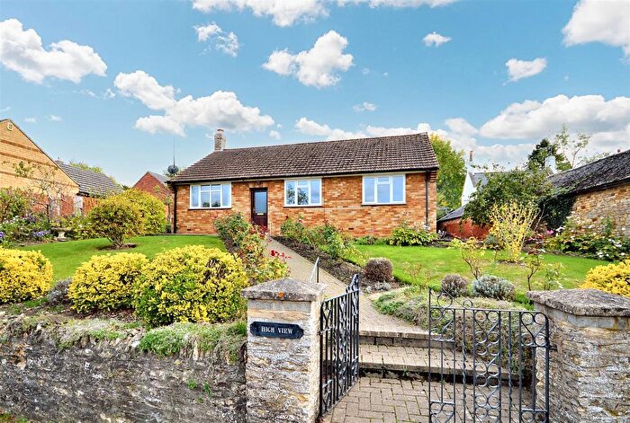 3 Bedroom Detached Bungalow To Rent In The Cross, Great Houghton, NN4