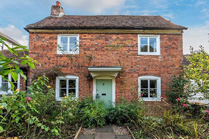 3 Bedroom Detached House For Sale In Six Bells Lane, Sevenoaks, Kent, TN13