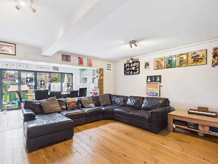 3 Bedroom End Terrace House For Sale In Avondale Avenue, Staines-Upon-Thames, Surrey, TW18