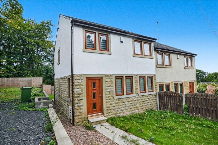 3 Bedroom Semi-Detached House To Rent In Tower Lane, Leeds, West Yorkshire, LS12