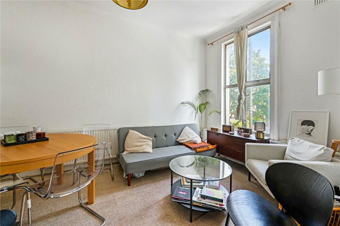 1 Bedroom Apartment For Sale In Newington Green Road, London, N1