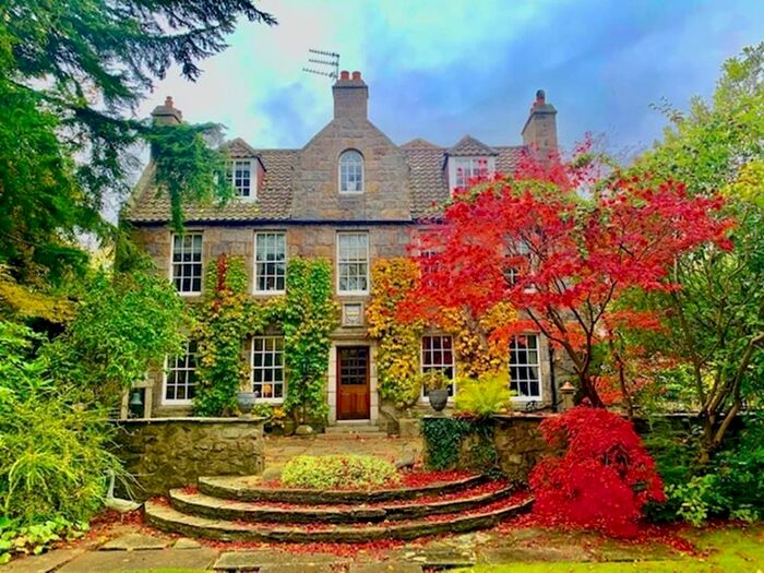 6 Bedroom Detached House To Rent In Thorngrove Avenue, Aberdeen, AB15