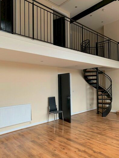 3 Bedroom Flat To Rent In Holmesdale Street, Cardiff(City), CF11