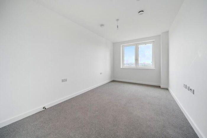 2 Bedroom Apartment To Rent In St Pauls Road Barking, IG11