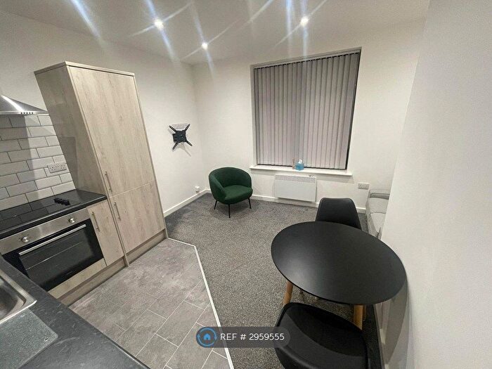 2 Bedroom Flat To Rent In Farnley, Farnley, Leeds, LS12