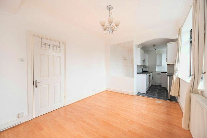Studio To Rent In Upper Berkeley Street, Marylebone, London, W1H