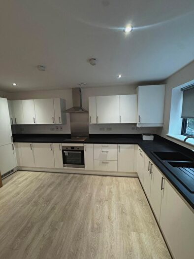 2 Bedroom Flat To Rent In Bridgewater Close, Nottingham, Nottinghamshire, NG2