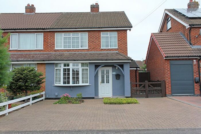3 Bedroom Semi-Detached House For Sale In Horndean Avenue, Wigston, LE18