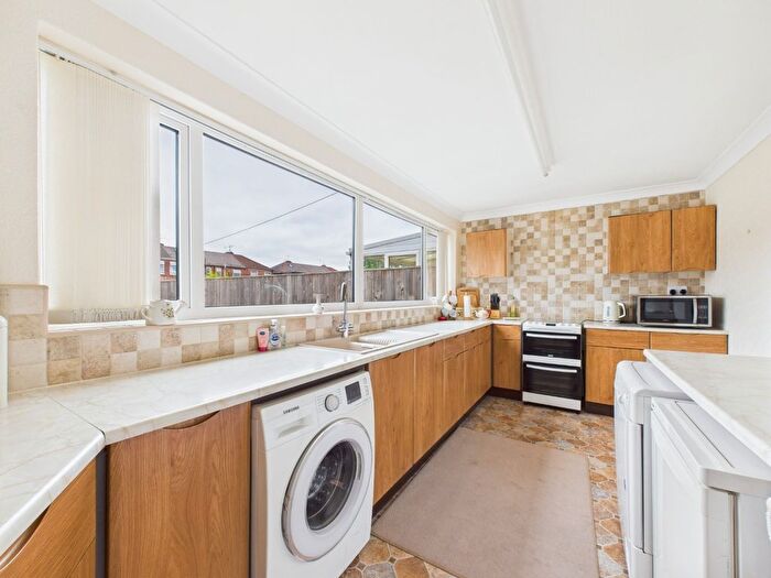 2 Bedroom Semi-Detached House For Sale In Sunningdale Road, Hessle, HU13