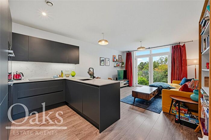 2 Bedroom Flat For Sale In Auckland Hill, West Norwood, SE27