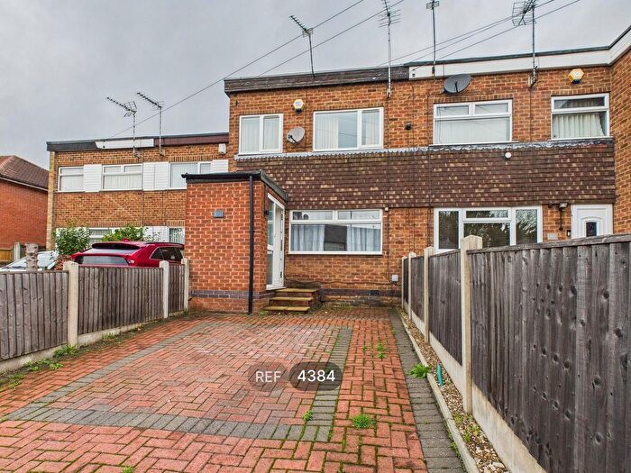 3 Bedroom Terraced House To Rent In , Burton Road, Nottingham, NG4