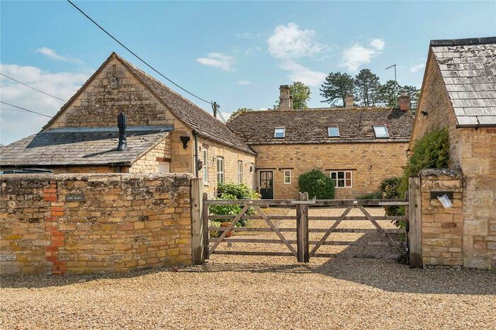 3 Bedroom Detached House For Sale In Spinney Close, Warmington, Peterborough, PE8