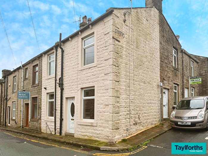 1 Bedroom End Of Terrace House For Sale In King Street, Barnoldswick, BB18