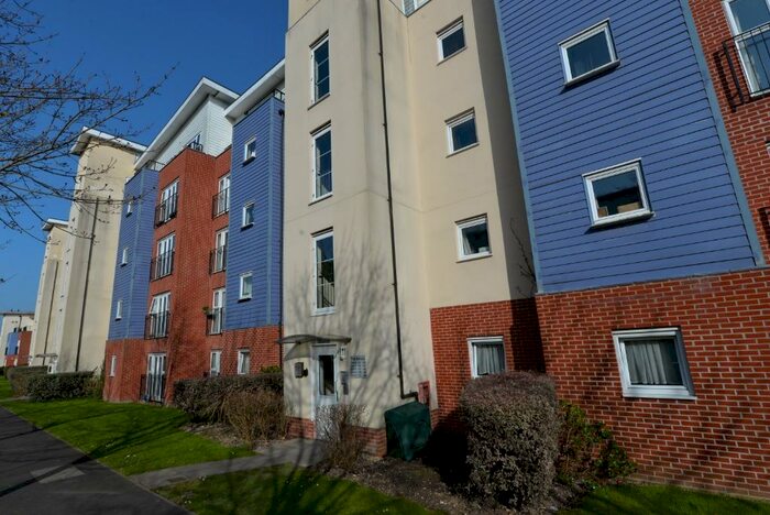 1 Bedroom Flat To Rent In Alexander Square, Eastleigh, SO50